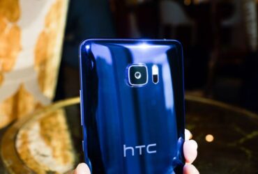 HTC U